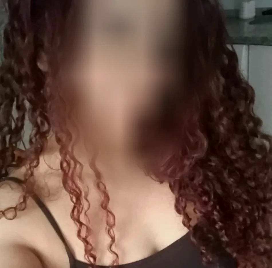 Sara, 25