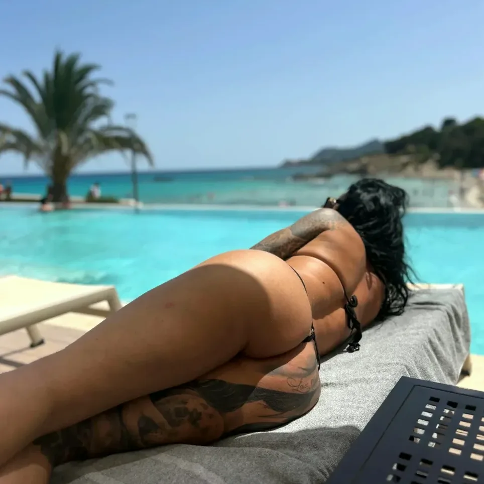 Tiia, 28